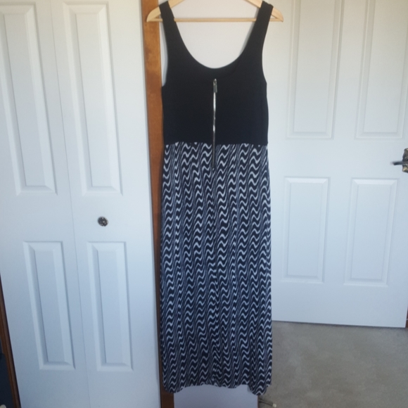 Vince Camuto chiffon overlay dress - Picture 3 of 6